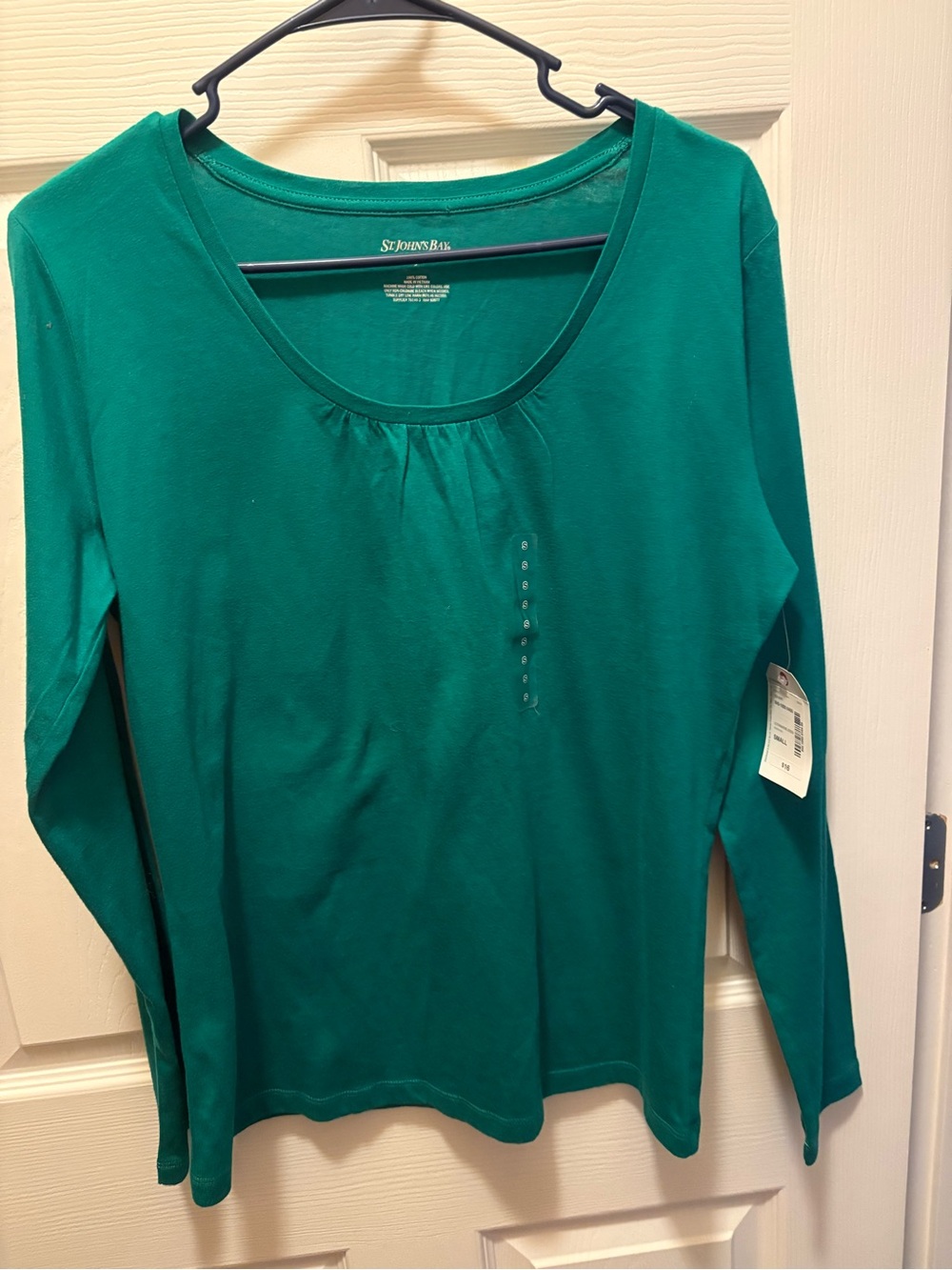 St John’s Bay Green Long Sleeve Scoop Neck Top